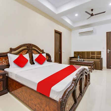 Hotel O Baran Classic Ludhiana Exteriör bild