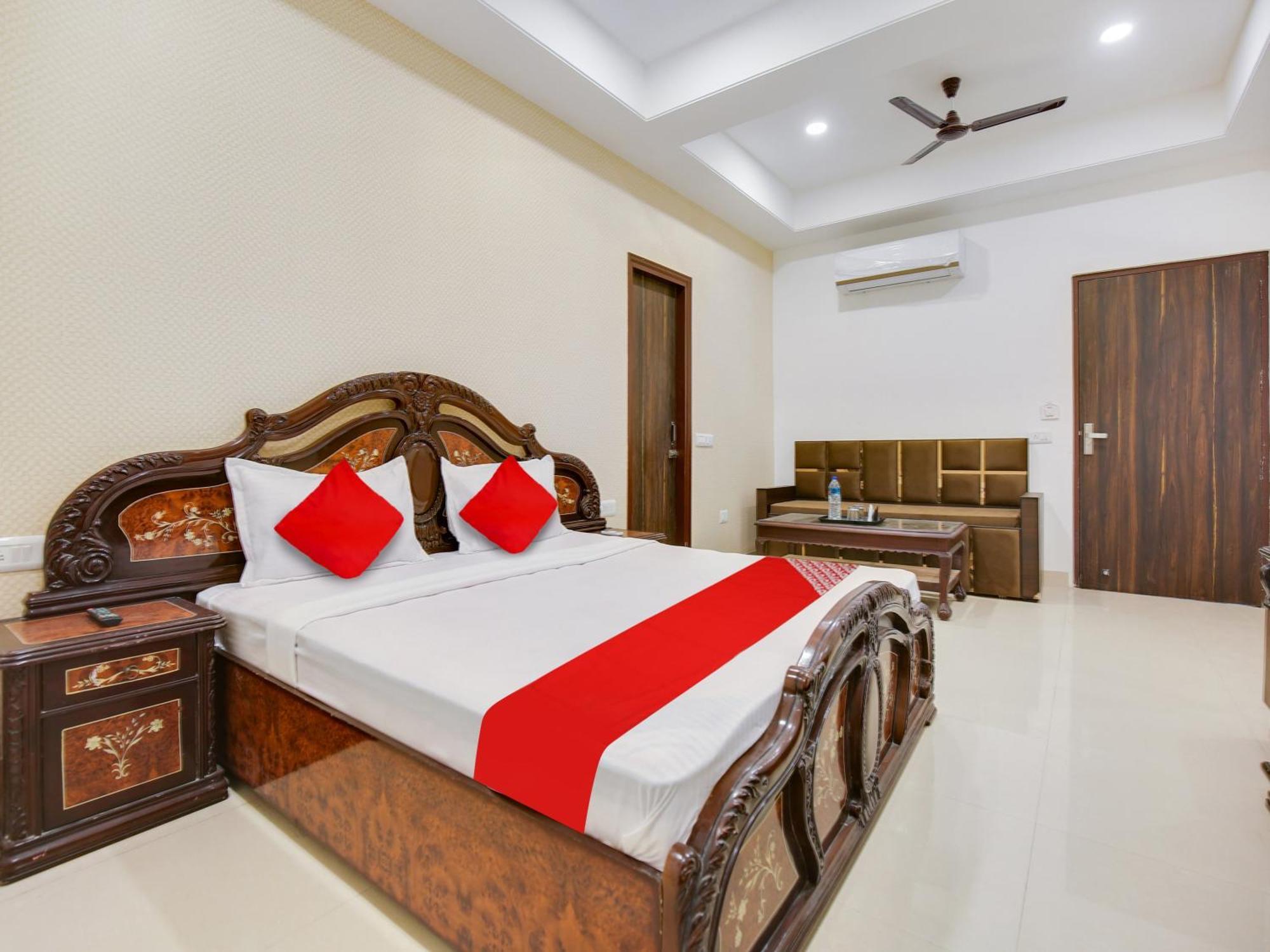 Hotel O Baran Classic Ludhiana Exteriör bild